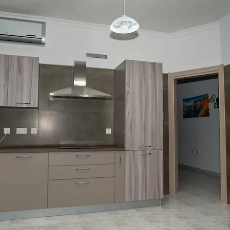 Sea-view - Sleeps 2 Apartment